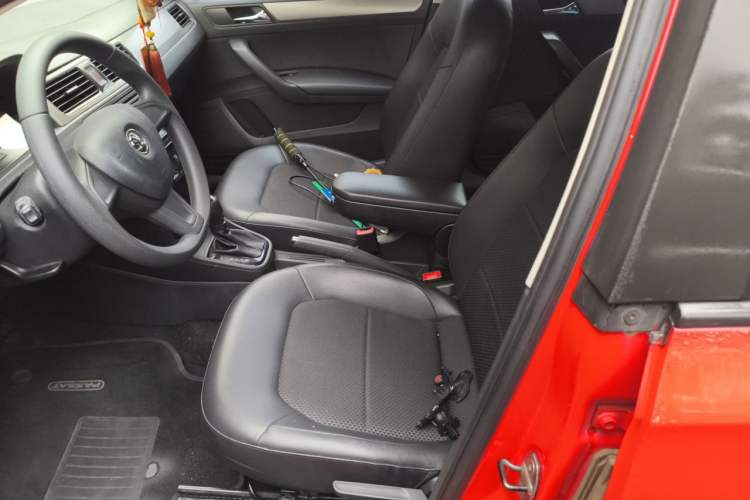 Used Skoda Rapid Spaceback 2014 1.6L Automatic Enjoyment Edition Left Front Seat