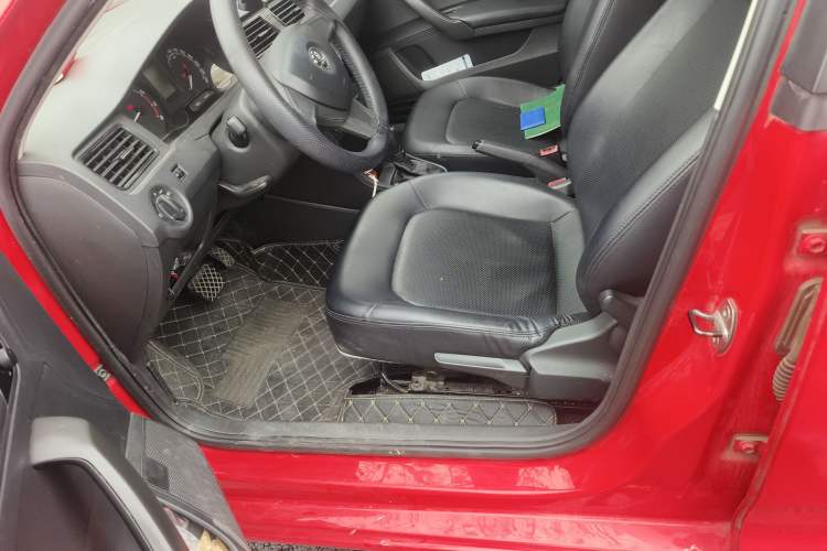 Used Skoda Rapid Spaceback 2014 1.6L Automatic Enjoyment Edition Left Front Seat