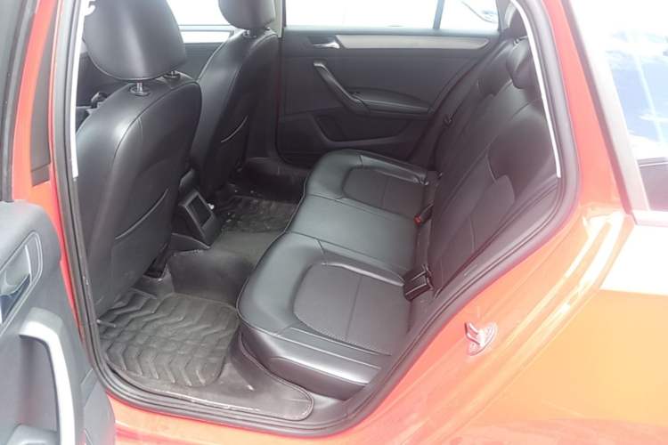 Used Skoda Rapid Spaceback 2014 1.6L Automatic Enjoyment Edition Left Rear Seat