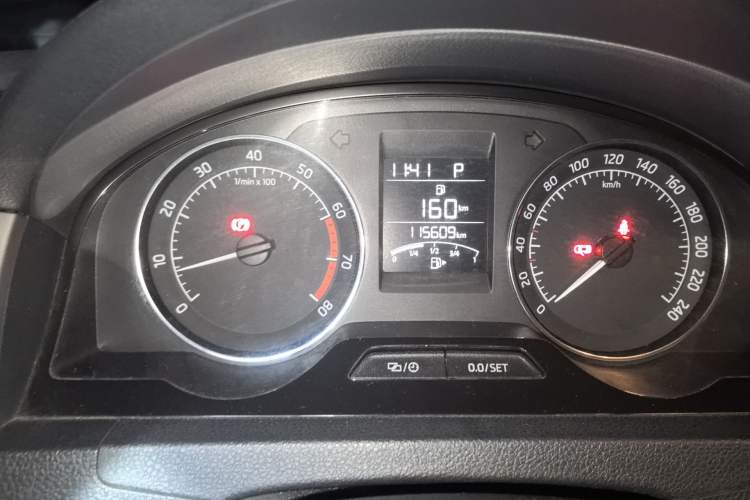 Used Skoda Rapid Spaceback 2014 1.6L Automatic Enjoyment Edition Odometer Close Up
