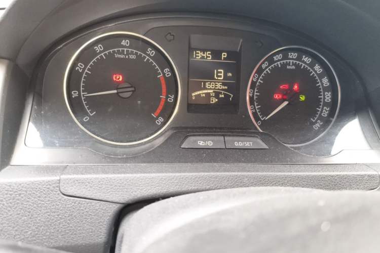 Used Skoda Rapid Spaceback 2014 1.6L Automatic Enjoyment Edition Odometer Close Up