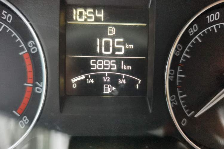 Used Skoda Rapid Spaceback 2014 1.6L Manual Enjoyment Edition Odometer Close Up