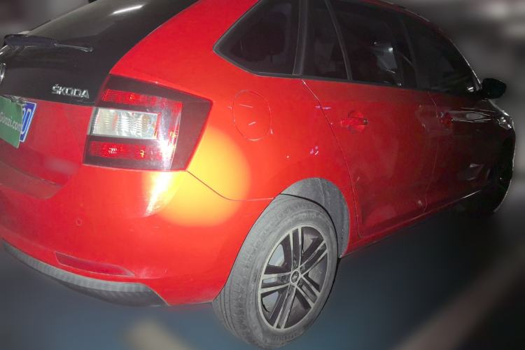 Used Skoda Rapid Spaceback 2014 1.6L Automatic Enjoyment Edition Rear Right 45 Deg