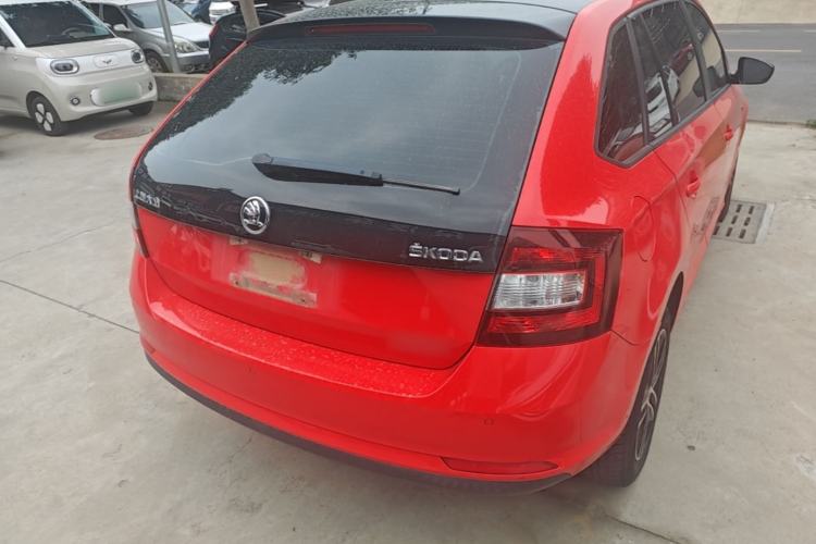 Used Skoda Rapid Spaceback 2014 1.6L Automatic Enjoyment Edition Rear Right 45 Deg
