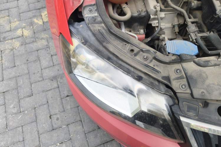Used Skoda Rapid Spaceback 2014 1.6L Manual Enjoyment Edition Right Front Headlight