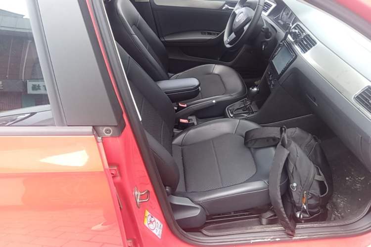 Used Skoda Rapid Spaceback 2014 1.6L Automatic Enjoyment Edition Right Front Seat