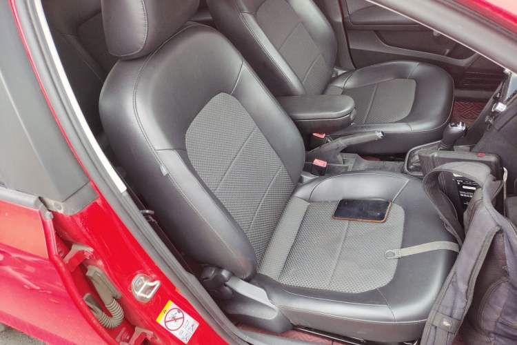 Used Skoda Rapid Spaceback 2014 1.6L Automatic Enjoyment Edition Right Front Seat