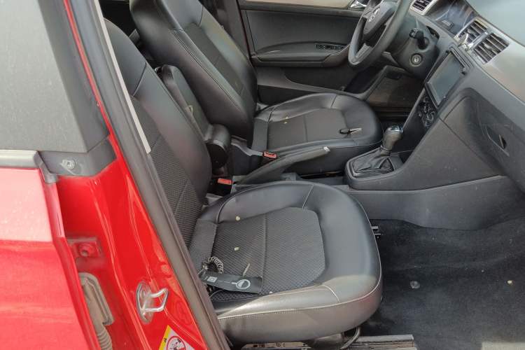 Used Skoda Rapid Spaceback 2014 1.6L Automatic Enjoyment Edition Right Front Seat