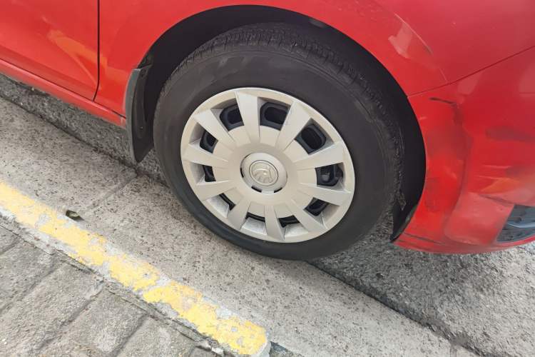 Used Skoda Rapid Spaceback 2014 1.6L Automatic Enjoyment Edition Right Front Wheel Hub