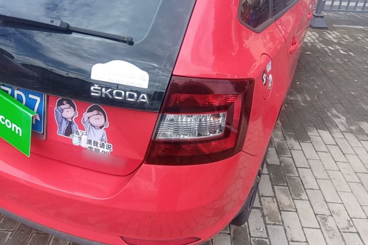 Used Skoda Rapid Spaceback 2014 1.6L Automatic Enjoyment Edition Right Rear Taillight