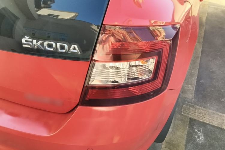 Used Skoda Rapid Spaceback 2014 1.6L Automatic Enjoyment Edition Right Rear Taillight