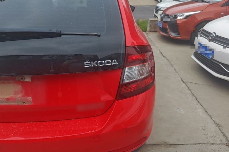 Used Skoda Rapid Spaceback 2014 1.6L Automatic Enjoyment Edition Right Rear Taillight