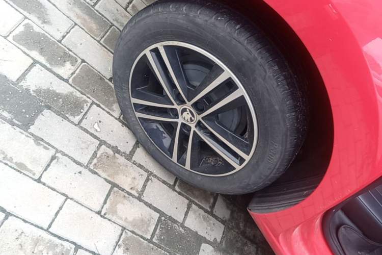 Used Skoda Rapid Spaceback 2014 1.6L Automatic Enjoyment Edition Right Rear Wheel Hub