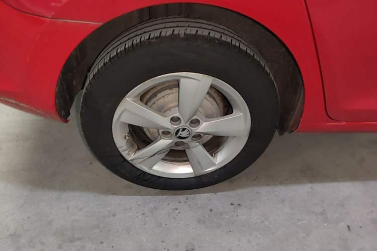 Used Skoda Rapid Spaceback 2014 1.6L Automatic Enjoyment Edition Right Rear Wheel Hub
