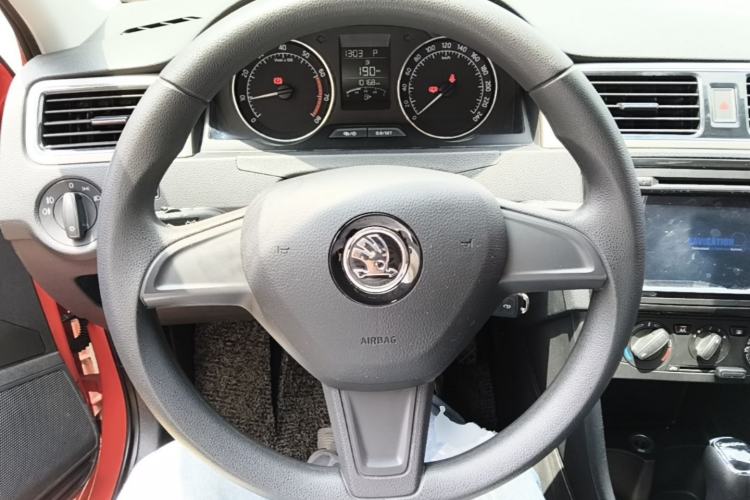 Used Skoda Rapid Spaceback 2014 1.6L Automatic Enjoyment Edition Steering Wheel