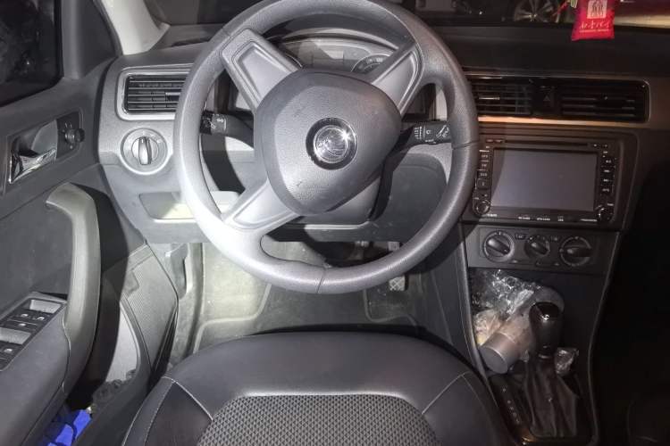 Used Skoda Rapid Spaceback 2014 1.6L Automatic Enjoyment Edition Steering Wheel