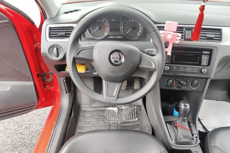 Used Skoda Rapid Spaceback 2014 1.6L Automatic Enjoyment Edition Steering Wheel