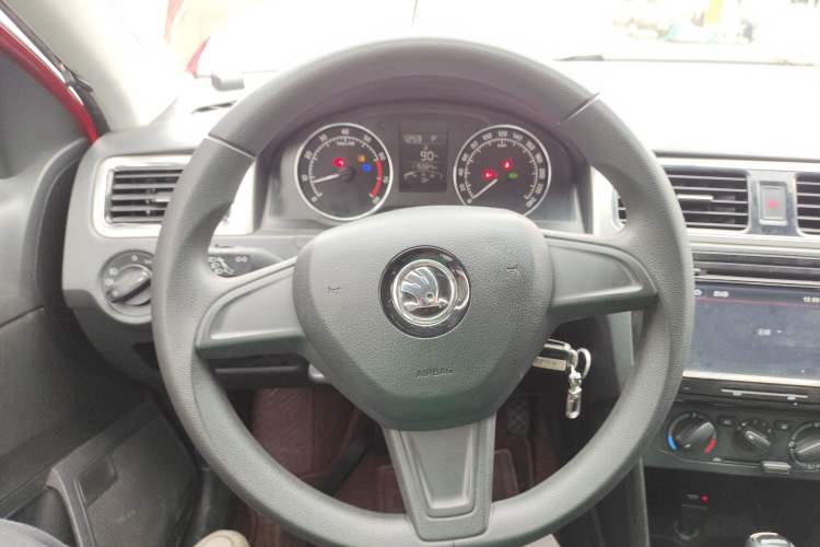 Used Skoda Rapid Spaceback 2014 1.6L Automatic Enjoyment Edition Steering Wheel