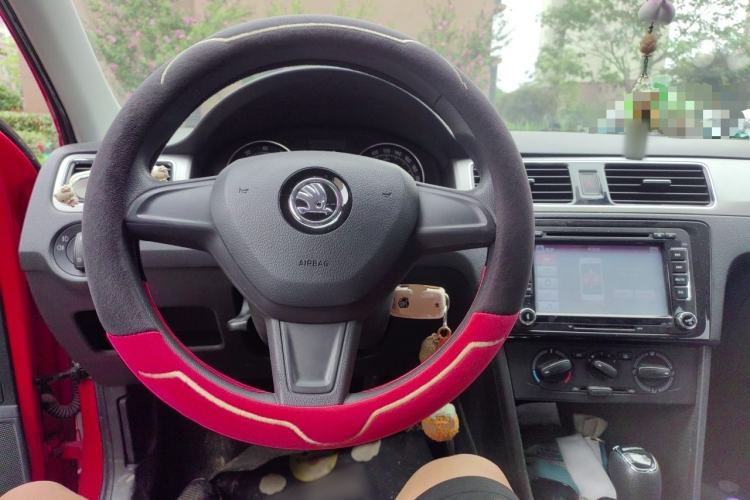 Used Skoda Rapid Spaceback 2014 1.6L Automatic Enjoyment Edition Steering Wheel