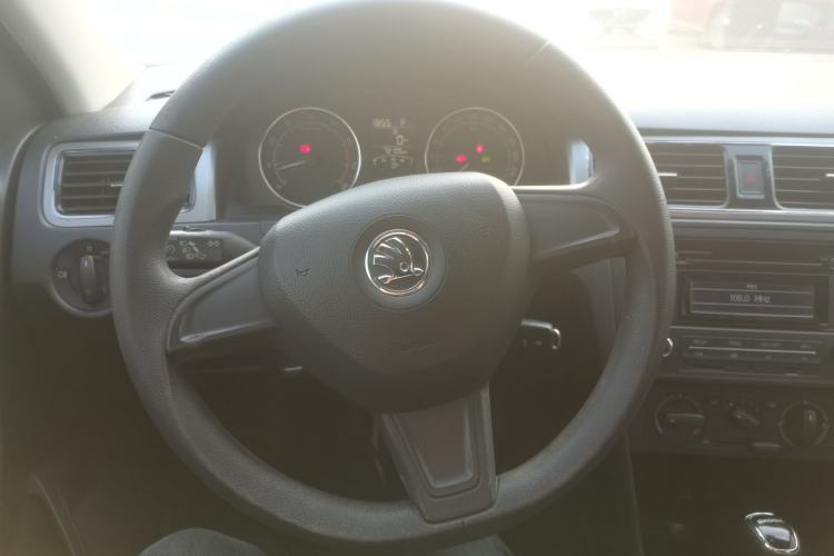 Used Skoda Rapid Spaceback 2014 1.6L Automatic Enjoyment Edition Steering Wheel