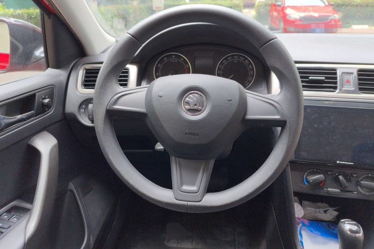 Used Skoda Rapid Spaceback 2014 1.6L Automatic Enjoyment Edition Steering Wheel