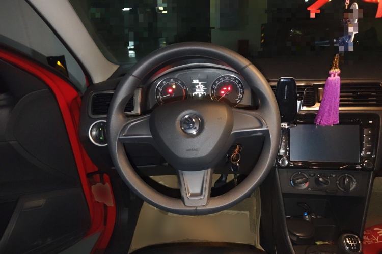 Used Skoda Rapid Spaceback 2014 1.6L Manual Enjoyment Edition Steering Wheel