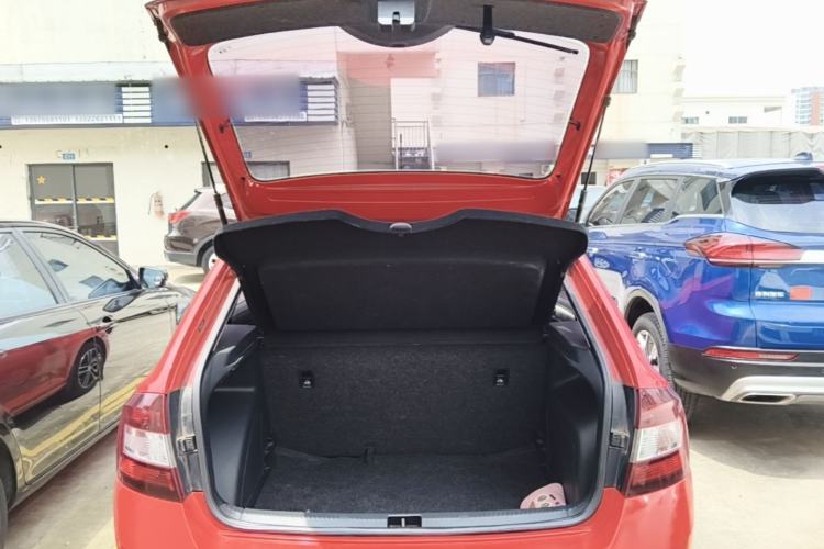 Used Skoda Rapid Spaceback 2014 1.6L Automatic Enjoyment Edition Trunk