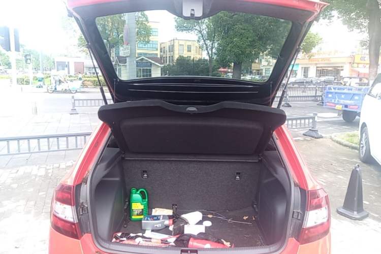 Used Skoda Rapid Spaceback 2014 1.6L Automatic Enjoyment Edition Trunk