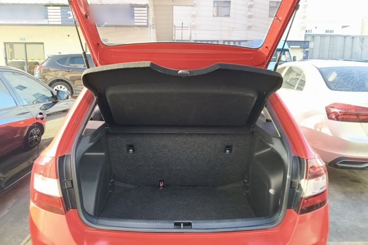 Used Skoda Rapid Spaceback 2014 1.6L Automatic Enjoyment Edition Trunk