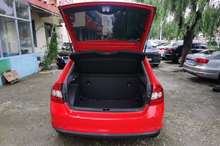 Used Skoda Rapid Spaceback 2014 1.6L Automatic Enjoyment Edition Trunk