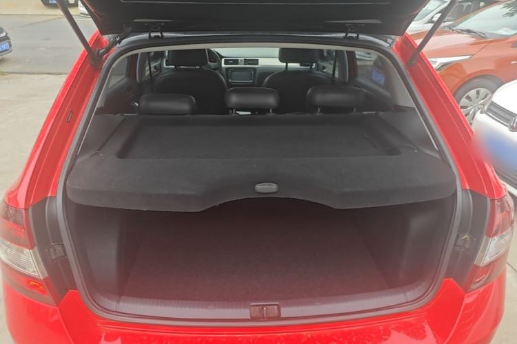 Used Skoda Rapid Spaceback 2014 1.6L Automatic Enjoyment Edition Trunk