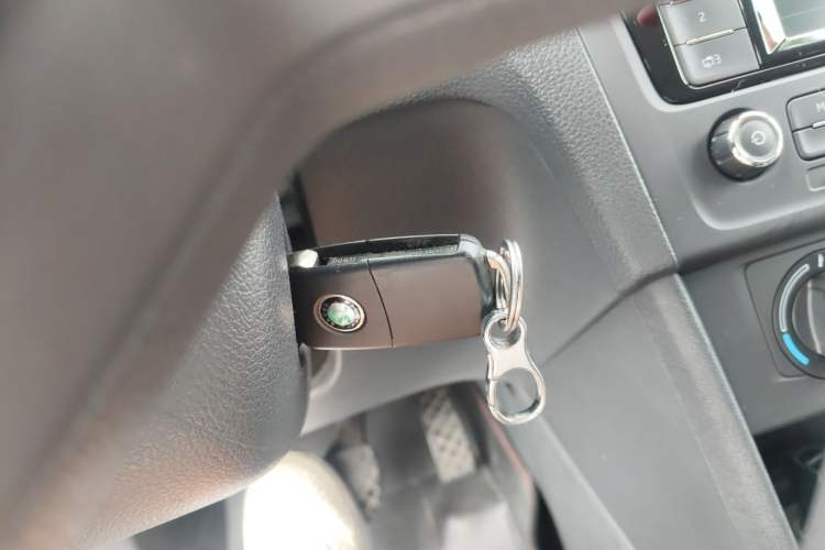 Used Skoda Rapid Spaceback 2014 1.6L Automatic Enjoyment Edition Vehicle Key