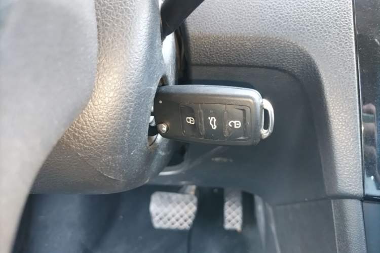 Used Skoda Rapid Spaceback 2014 1.6L Automatic Enjoyment Edition Vehicle Key