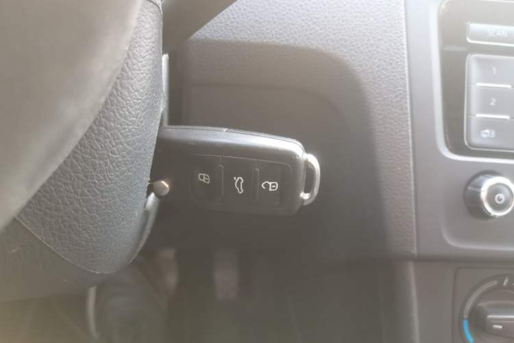 Used Skoda Rapid Spaceback 2014 1.6L Automatic Enjoyment Edition Vehicle Key