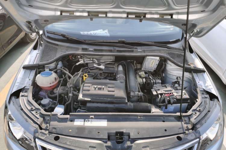Used Skoda Rapid Spaceback 2014 1.4 TSI DSG Comfort Edition Engine Bay