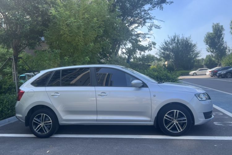 Used Skoda Rapid Spaceback 2014 1.6L Manual Enjoyment Edition Exterior 7