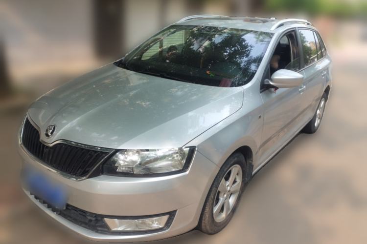 Used Skoda Rapid Spaceback 2014 1.6L Manual Enjoyment Edition Guazi used car, China used car export, Used car for sale, Used cars, Cheapest cars for sale