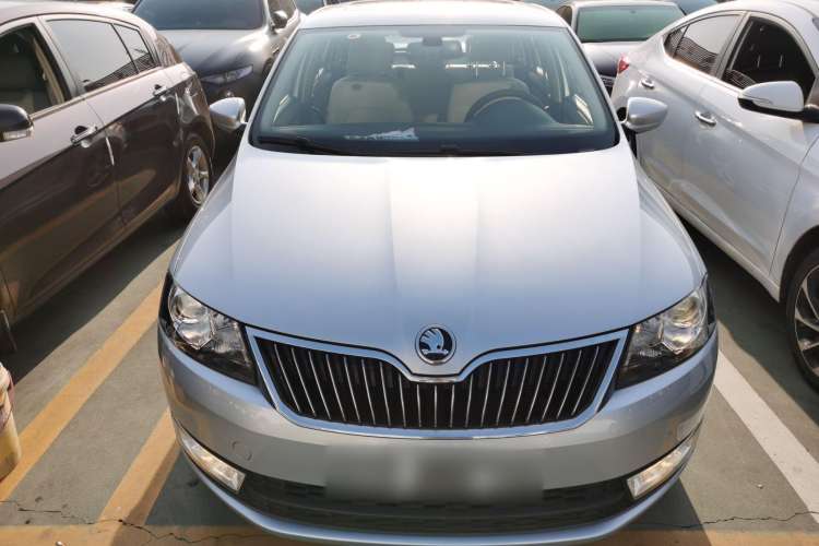 Used Skoda Rapid Spaceback 2014 1.4 TSI DSG Comfort Edition Front