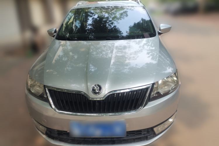 Used Skoda Rapid Spaceback 2014 1.6L Manual Enjoyment Edition Front