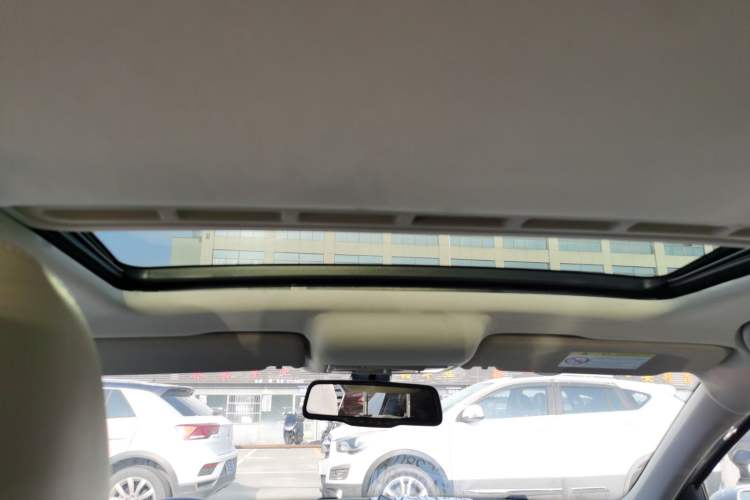 Used Skoda Rapid Spaceback 2014 1.4 TSI DSG Comfort Edition Headliner