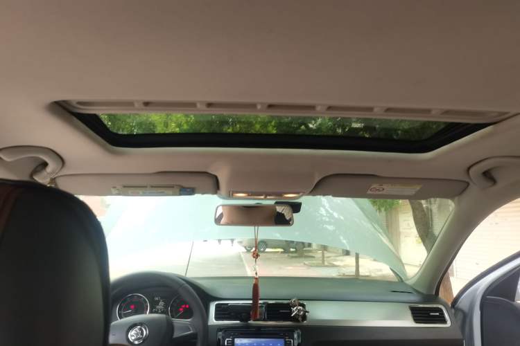 Used Skoda Rapid Spaceback 2014 1.6L Manual Enjoyment Edition Headliner