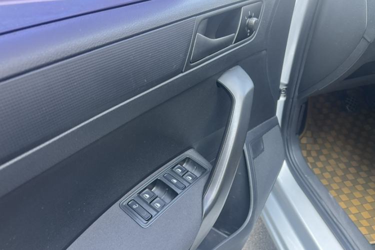 Used Skoda Rapid Spaceback 2014 1.6L Manual Enjoyment Edition Interior 3