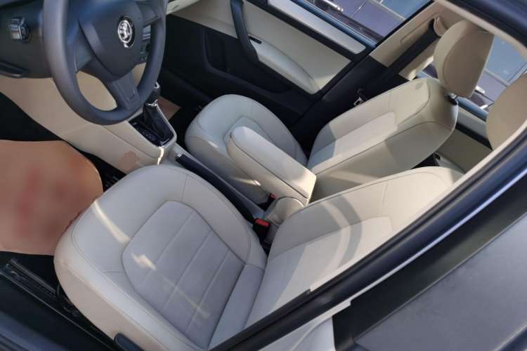 Used Skoda Rapid Spaceback 2014 1.4 TSI DSG Comfort Edition Left Front Seat