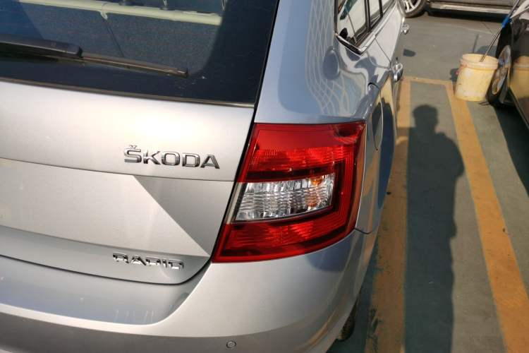 Used Skoda Rapid Spaceback 2014 1.4 TSI DSG Comfort Edition Right Rear Taillight