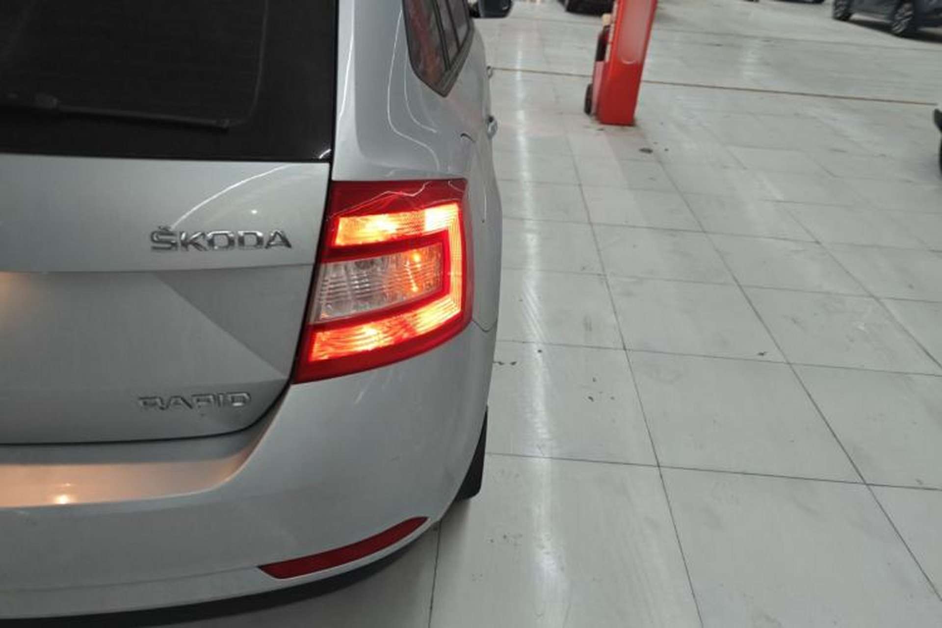 Used Skoda Rapid Spaceback 2014 1.4TSI DSG Enjoyment Edition Right Rear Taillight