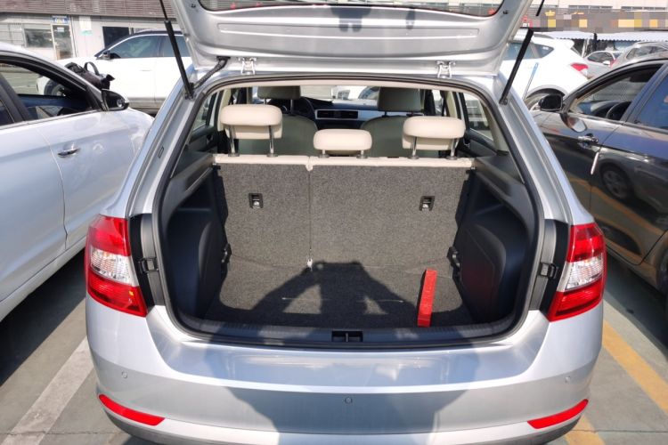 Used Skoda Rapid Spaceback 2014 1.4 TSI DSG Comfort Edition Trunk