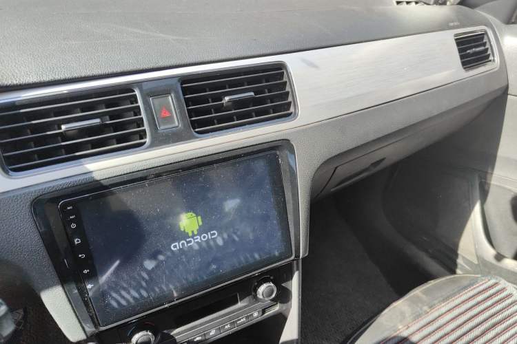 Used Skoda Rapid Spaceback 2014 1.4 TSI DSG Trend Edition Audio And AC Panel