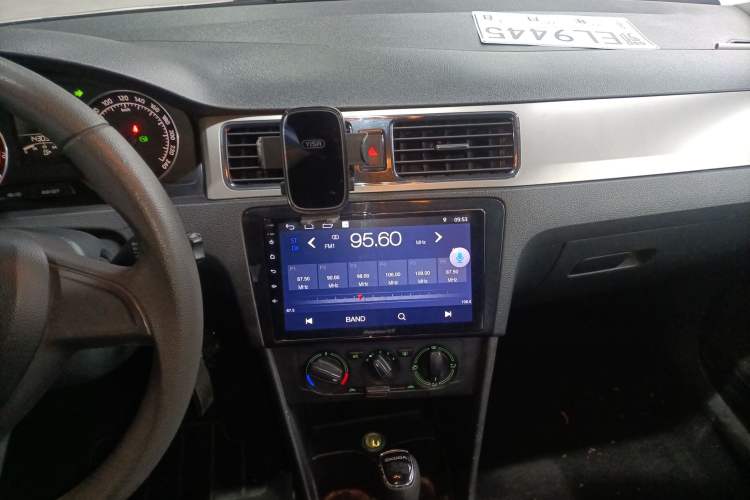 Used Skoda Rapid Spaceback 2014 1.6L Automatic Enjoyment Edition Audio And AC Panel