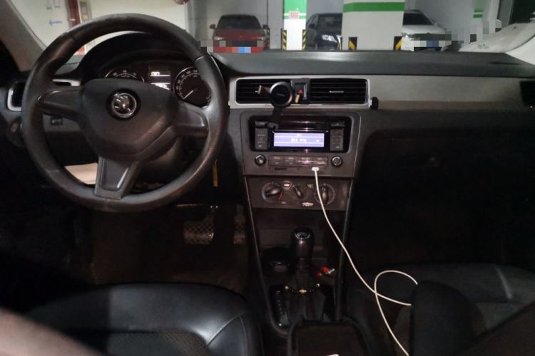 Used Skoda Rapid Spaceback  Center Console