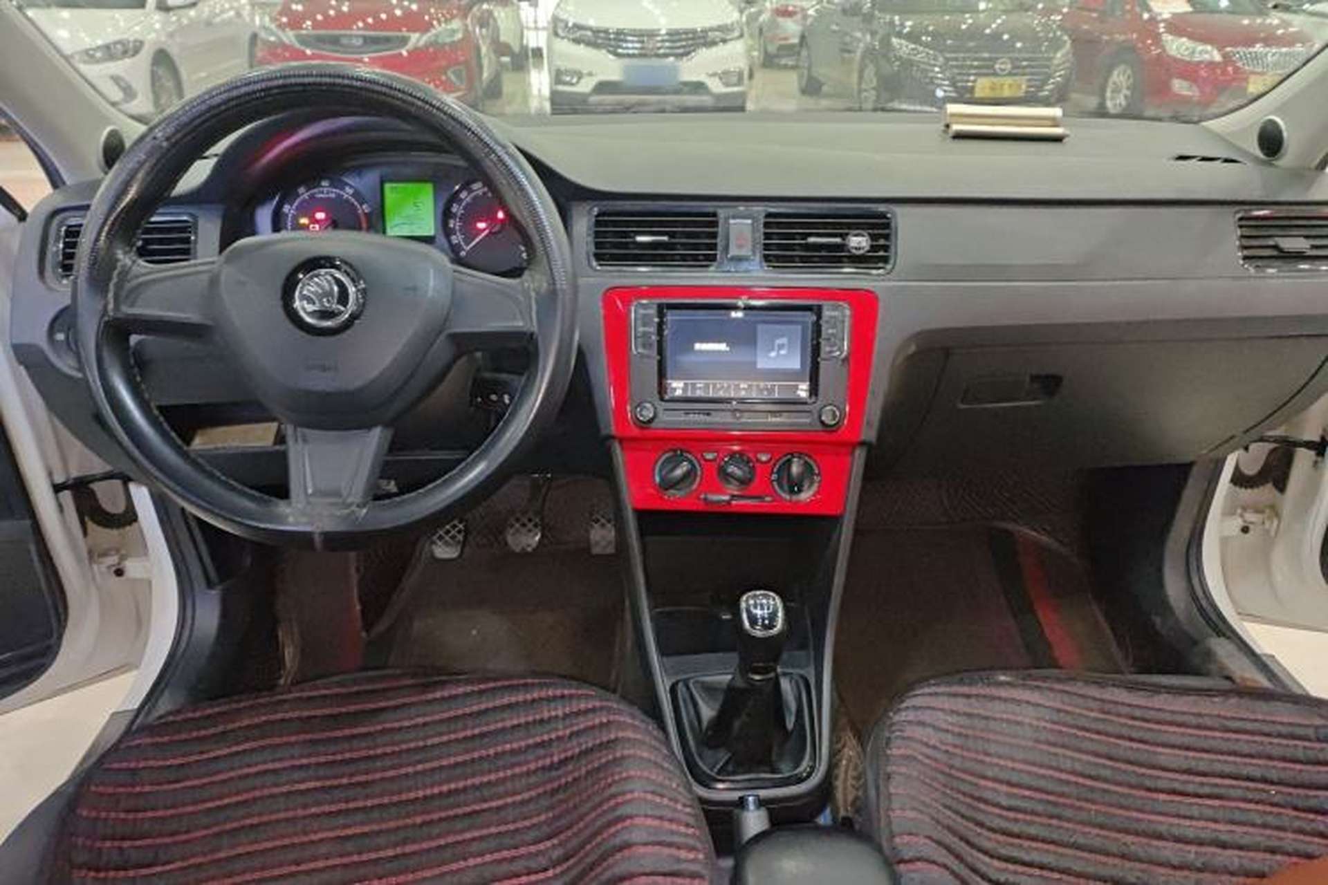 Used Skoda Rapid Spaceback 2014 1.6L Manual Enjoyment Edition Center Console